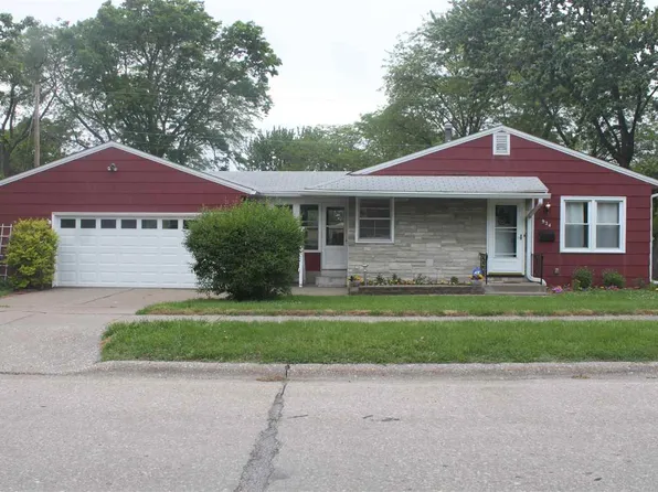 924 E 32nd St, Davenport, IA 52803