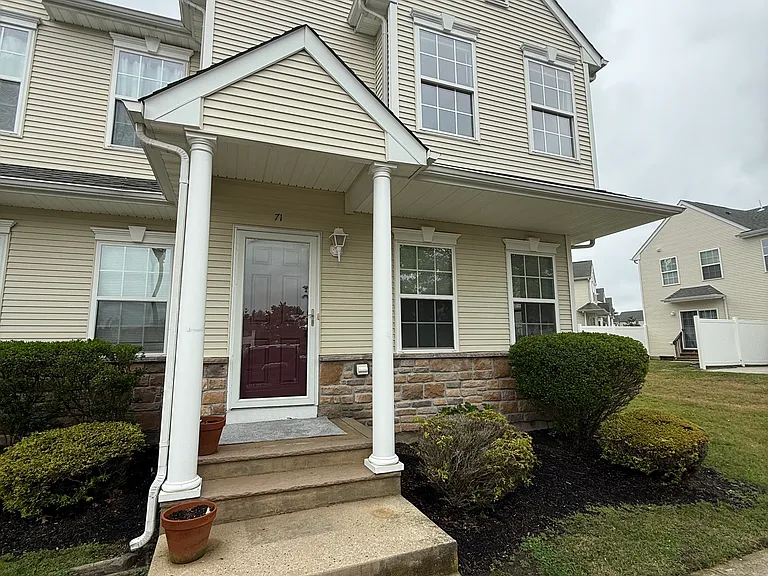 71 Jamestown Blvd — Photo 1