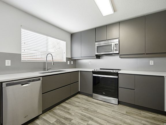 5th image of 341 Willow View