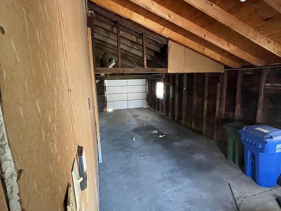 1st image of 409 1st Ave