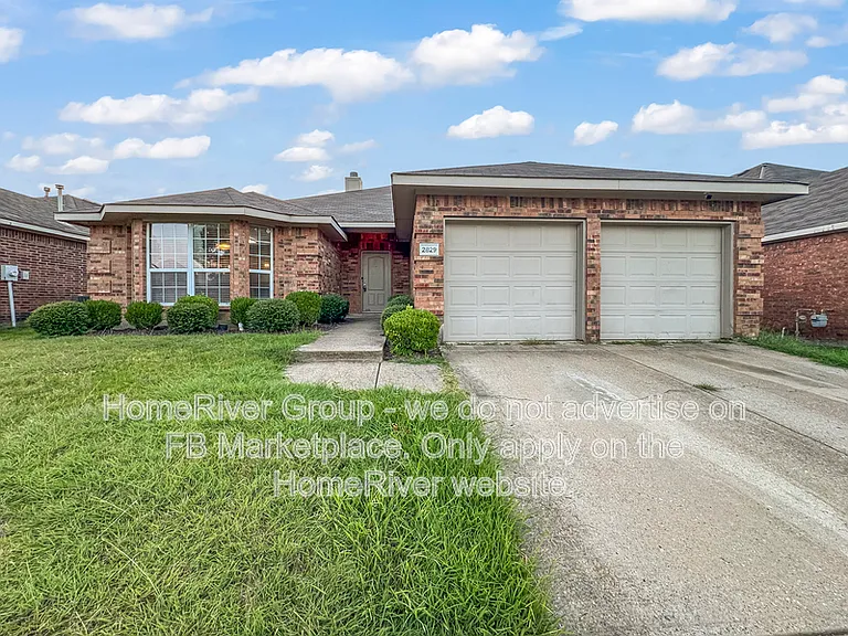 2829 Snowy Owl Dr — Photo 1