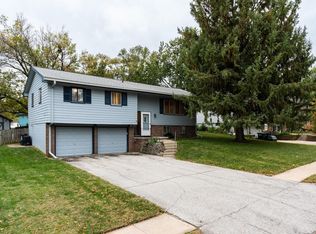 10529 R St, Omaha, NE 68127