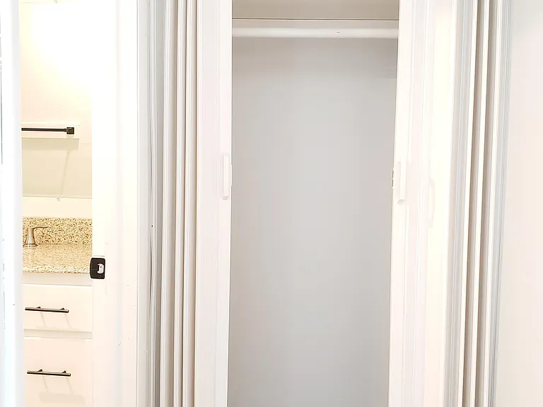 1010 Washington St — Photo 25