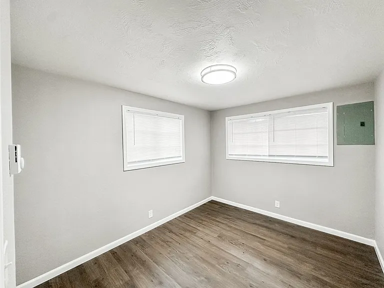 Oak Village West — Photo 16