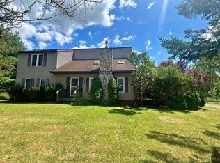 123 Knapps Knolle Rd, Utica, NY 13502