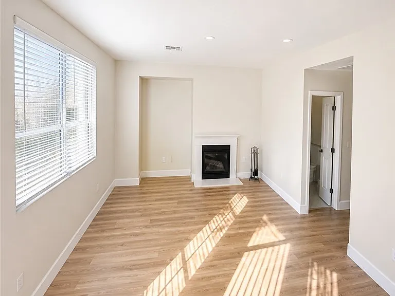 3957 Irvin Ave — Photo 7