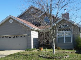 1554 Glenn Brooke Woods Cir, Ballwin, MO