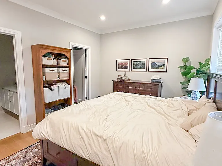 2244 N Kenmore Ave #2S — Photo 16