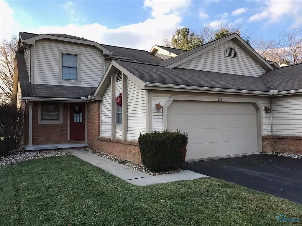 1854 Peacock Ln #1854 photo 1