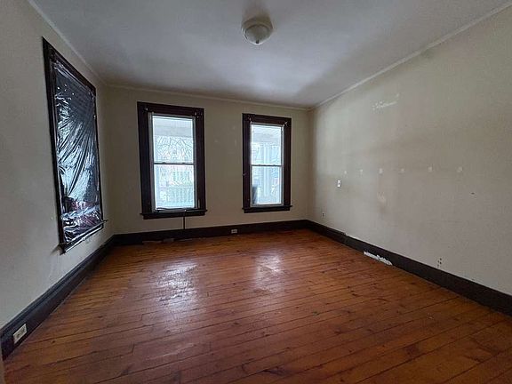 3rd image of 331 Edgewood Ave #11