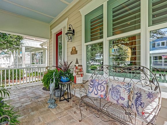 4th image of 1906 Amelia Oaks Dr