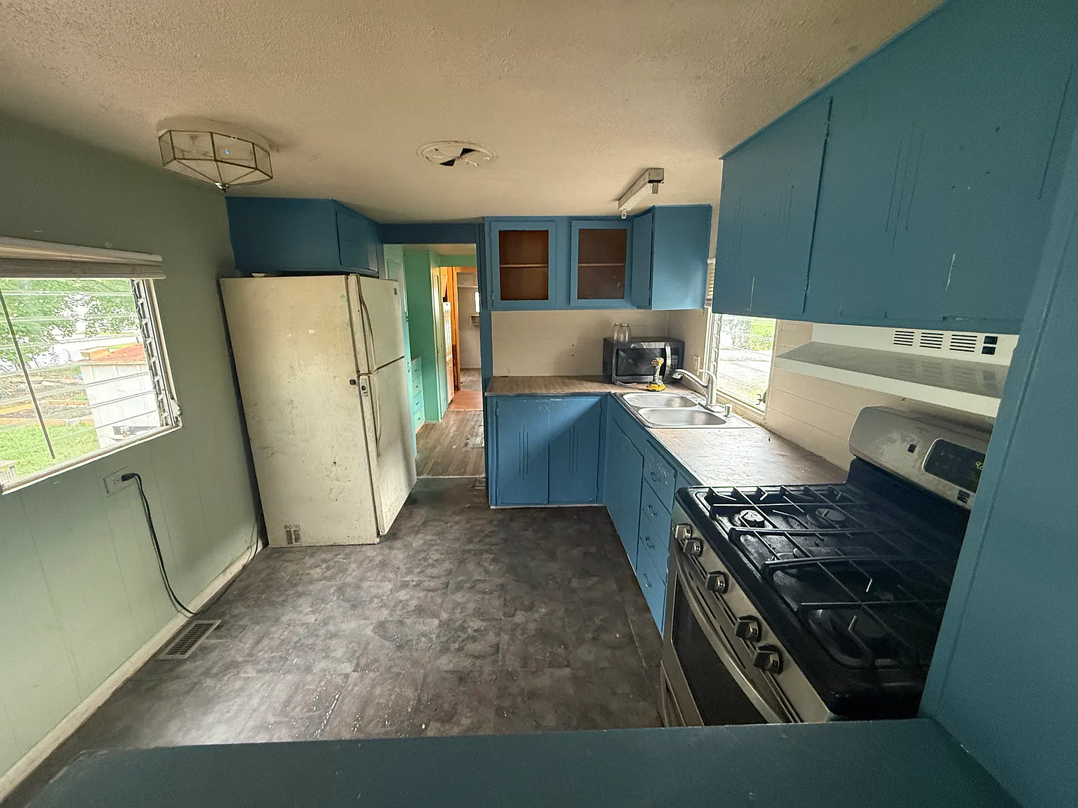 2 bed, 1.0 bath, 440 sqft, $750 — Photo 2