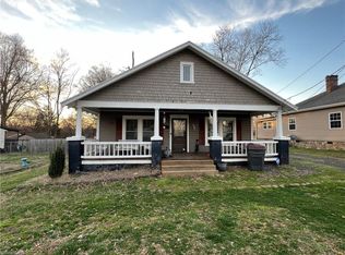 808 Barnes St, Reidsville, NC 27320