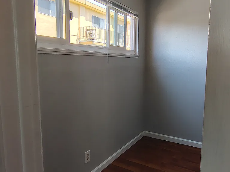 1643 6th Ave #5 — Photo 9