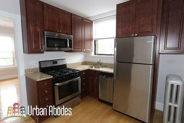 1st image of 2112 W Ainslie St #Ua2s