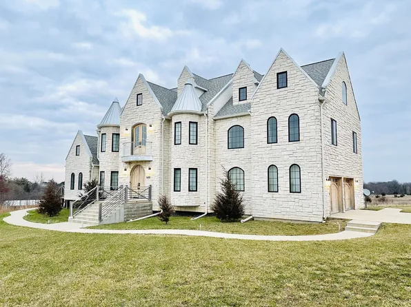 16810 Springfield Rd, Pekin, IL 61554