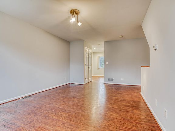 2nd image of 860 Mildred Ave #1