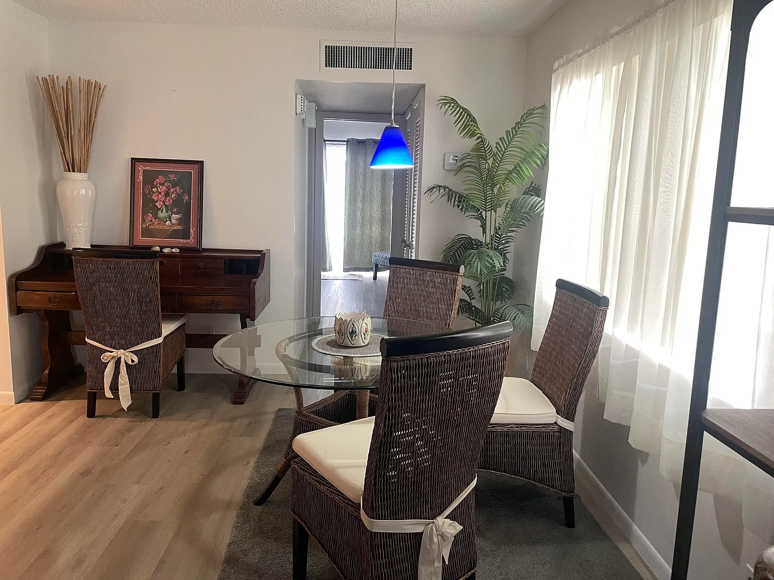 1 bed, 1.5 bath, 760 sqft, $1,600 — Photo 3