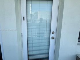 524 Washington Ave, Miami Beach, FL