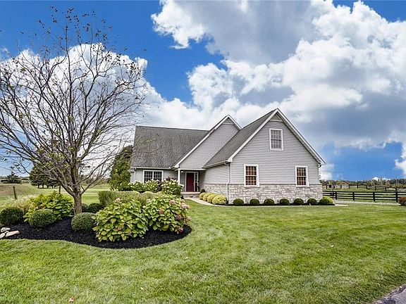 3rd image of 735 Edenwood Dr #19