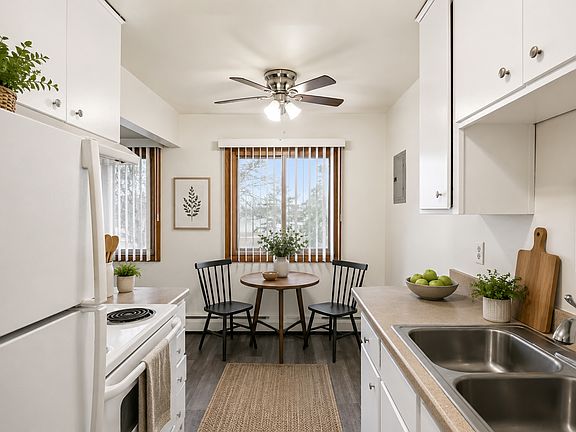 5th image of 476 75th Ave NE APT 9