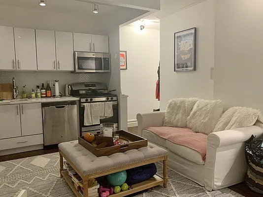 Rented by Compass | media 23