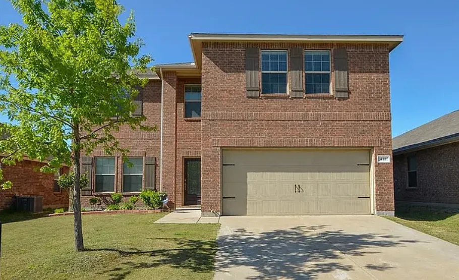 3 bed, 2.5 bath, 2174 sqft, $2,500 — Photo 1