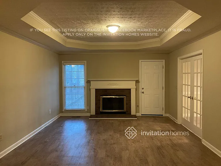 2355 Huntington Dr — Photo 2