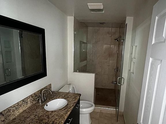 5th image of 1243 N Kenmore Ave