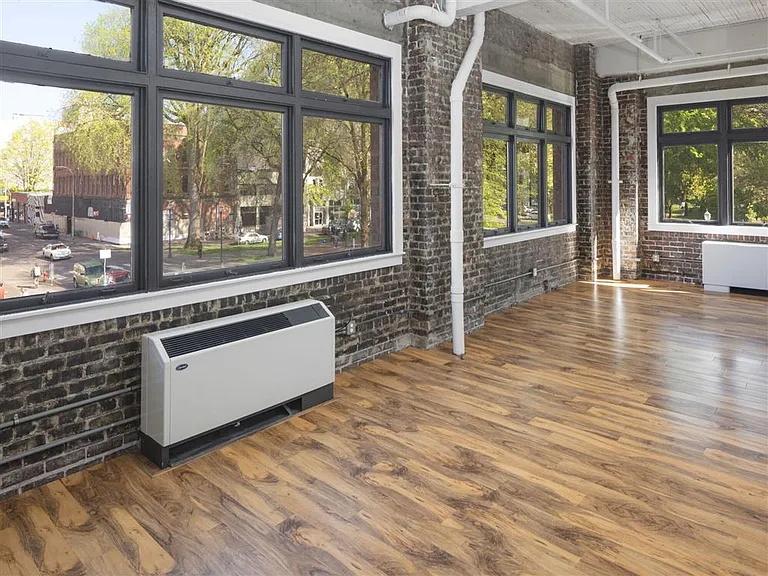 Honeyman Hardware Lofts — Photo 15