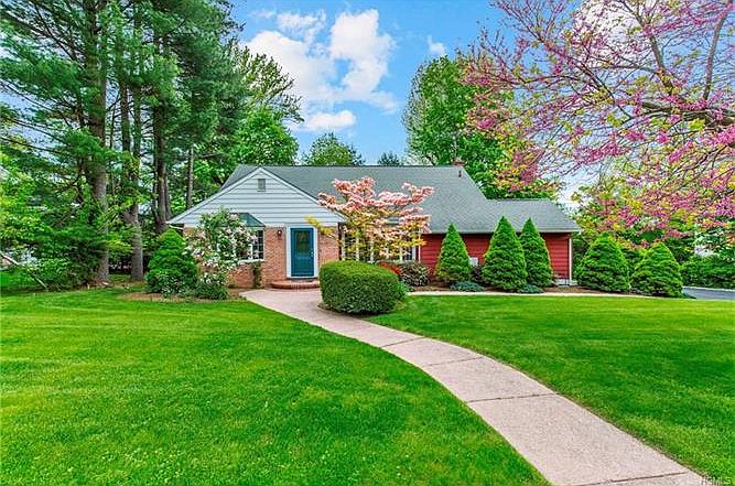 1st image of 6 Copper Beech Cir