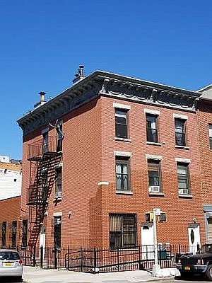 4th image of 179 Franklin St #2