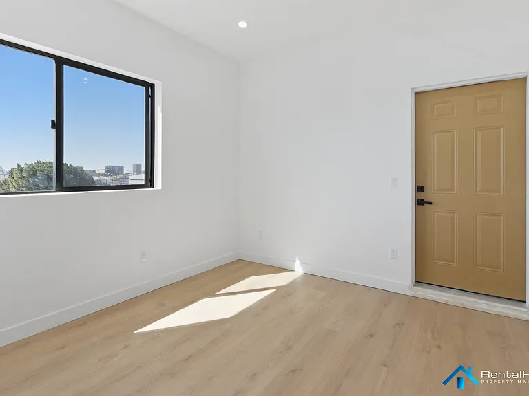 326 1/2 N La Fayette Park Pl — Photo 13