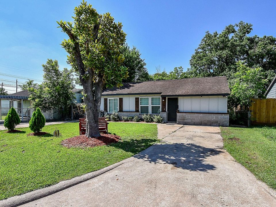 1st image of 1303 W Ellaine Ave