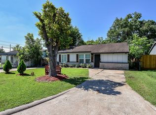 1303 W Ellaine Ave, Pasadena, TX 77506