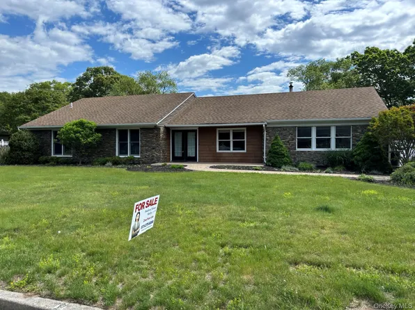 42 Annandale Road, Stony Brook, NY 11790