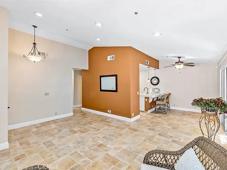 942 Bluebell Way — Photo 15