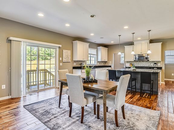 4th image of 16476 Chattanooga Ln