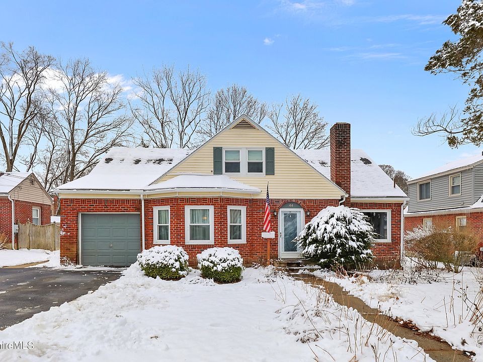 44 Sampson Pkwy, Pittsfield, MA 01201 Zillow
