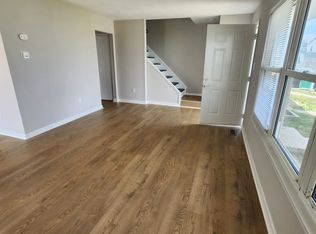 9 Lennox Ct, Sicklerville, NJ 08081