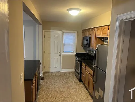 445 Random Rd — Photo 2