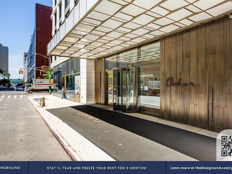 572 11th Ave #8T — Photo 17