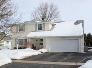 1055 Eastbrook Dr, Perrysburg, OH 43551