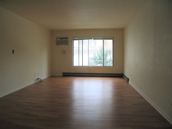 5th image of 336 Lathrop Ave APT 202