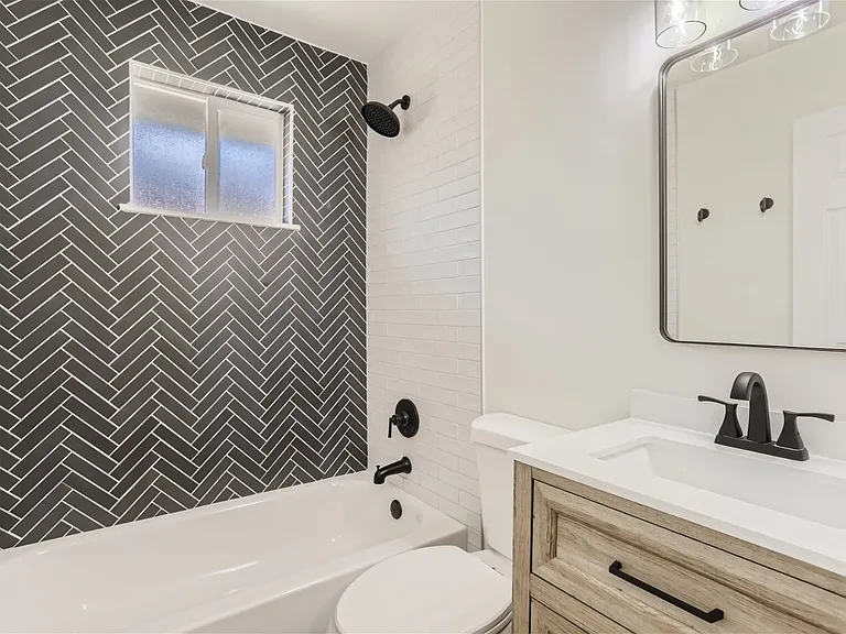 3919 N Lipan St — Photo 11
