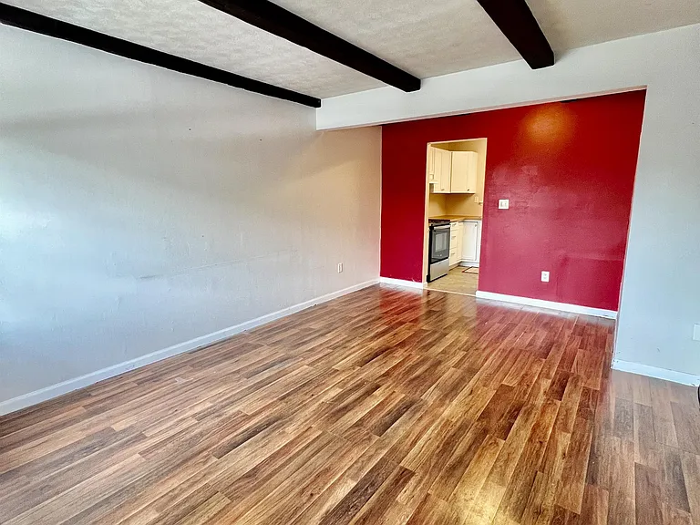 10 Dorsey Ln #1 — Photo 2