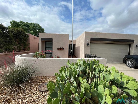 3rd image of 1707 Mountain Shadow Dr