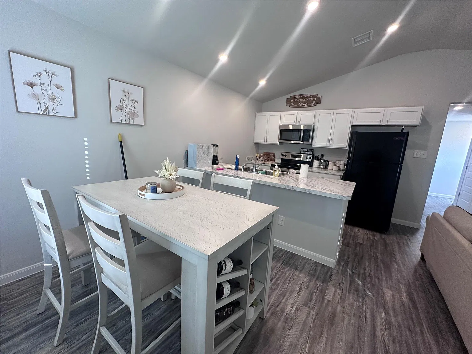 3 bed, 2.0 bath, 1100 sqft, $1,550 — Photo 4