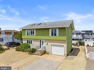 21 W Old Whaling Ln, Brant Beach, NJ 08008