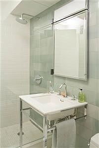 4th image of 209-211 E 51st St #9F